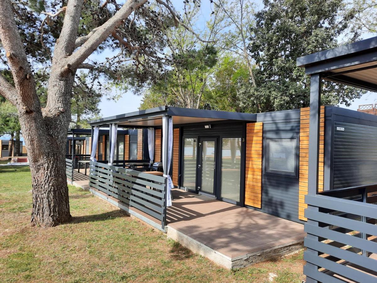 Sand & Relax Privlaka - Mobile Home Gloria מראה חיצוני תמונה