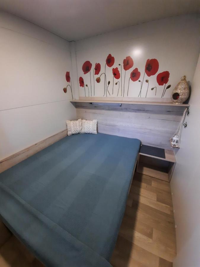 Sand & Relax Privlaka - Mobile Home Gloria מראה חיצוני תמונה
